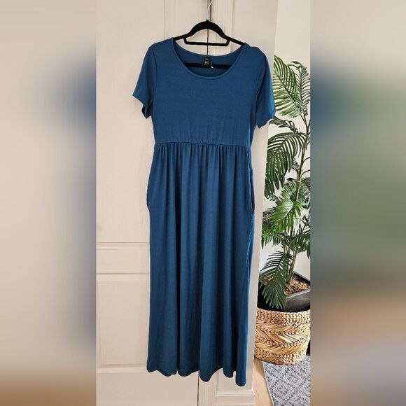 Dresses & Skirts - Casual Maxi Dress